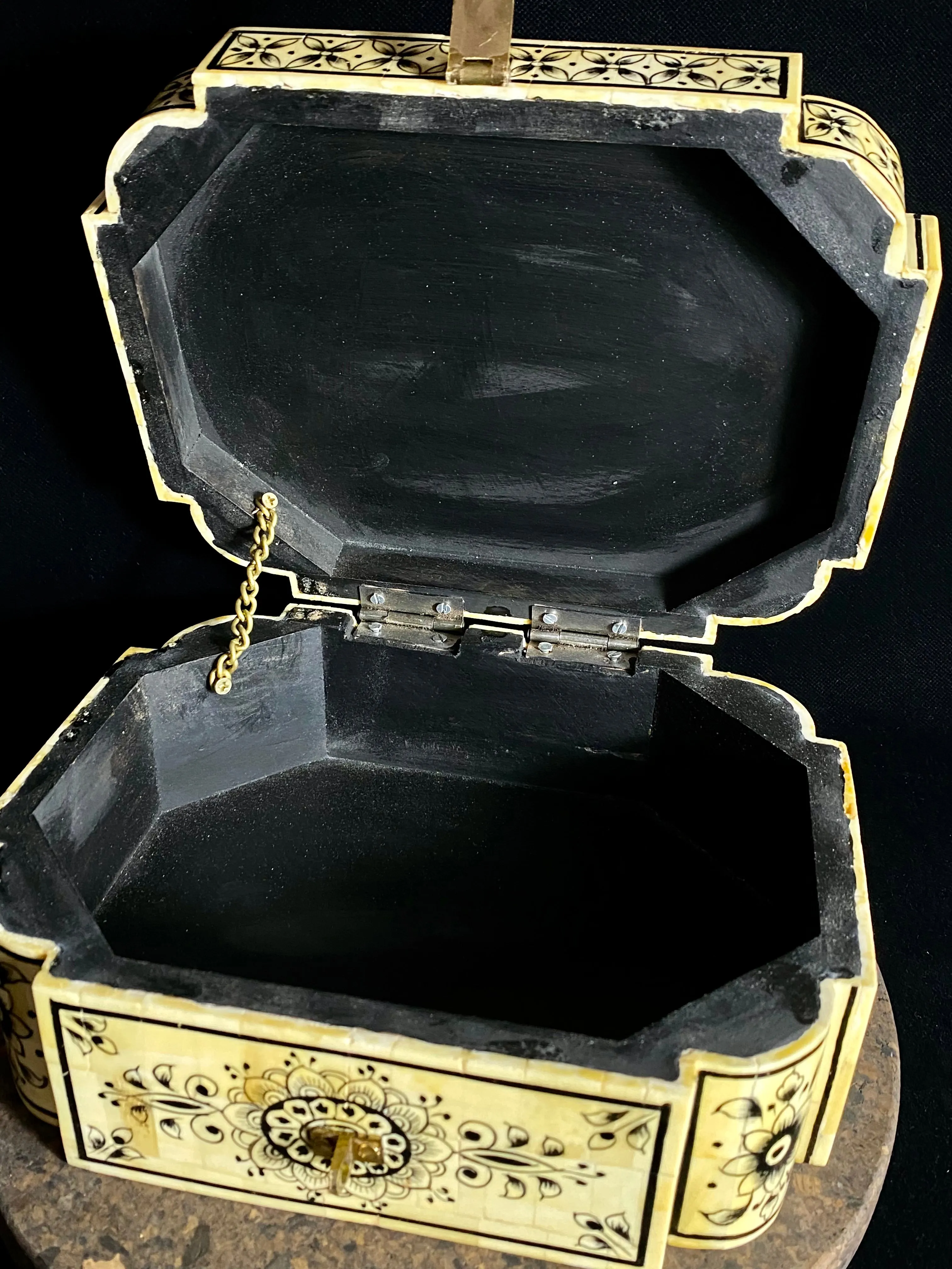 Large Camel Bone Box
