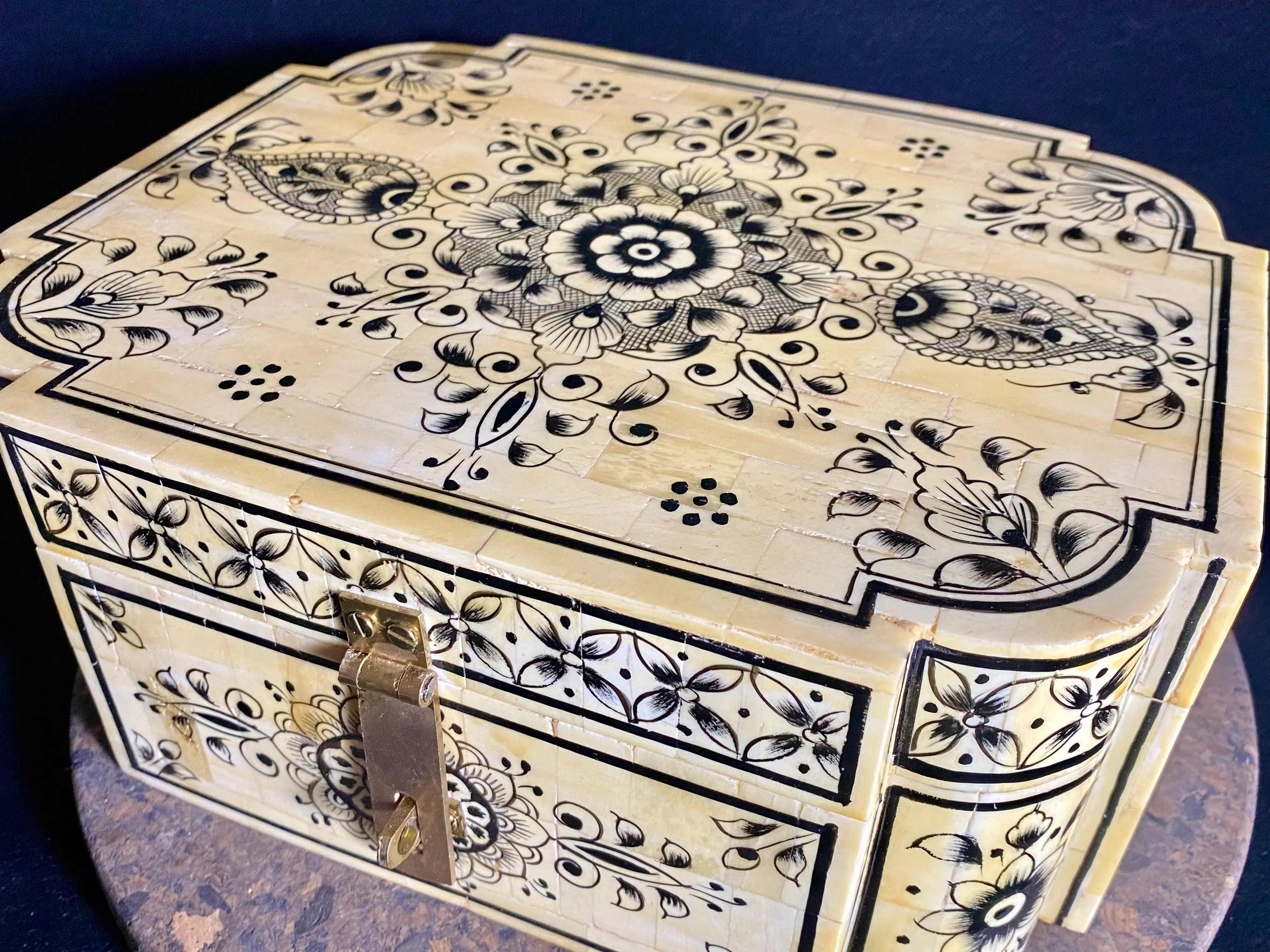Large Camel Bone Box