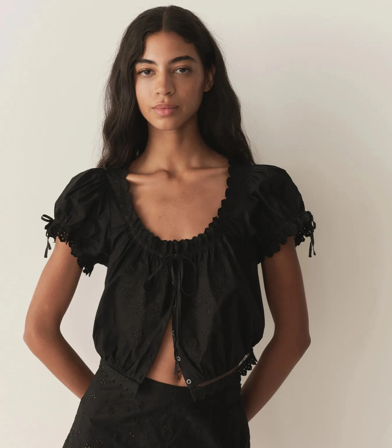 Nera Top in Black